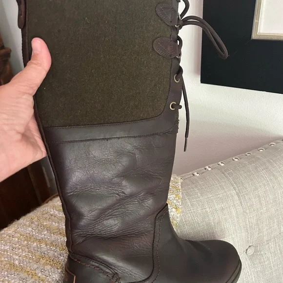 Women UGG TALL BOOTS SIZE 8 - Picture 3 of 4